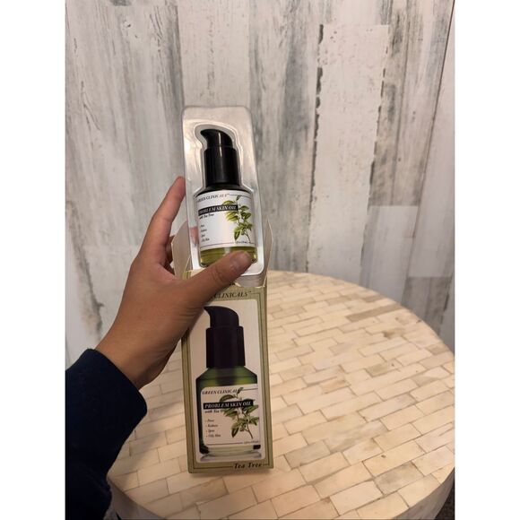 Green Clinicals Tea Tree Problem Skin Oil | Natural Face Oil for Pores, Redness, - Picture 5 of 5